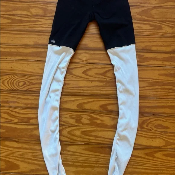 ALO Yoga Black and White Ribbed Goddess Leggings - Picture 2 of 4